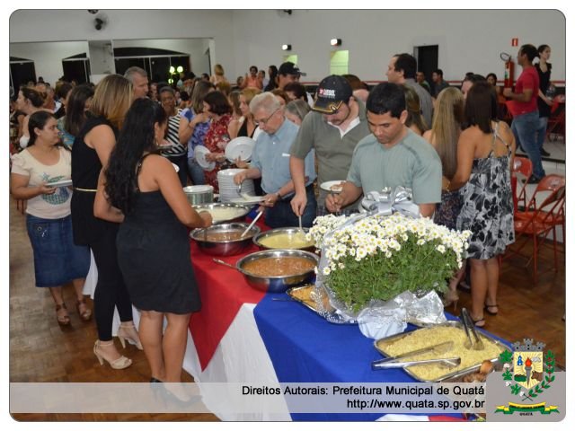 Notícia Funcionários participam de jantar em comemoração ao Dia do Funcionário Público