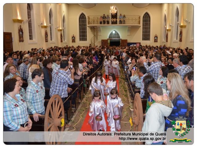 Notícia Missa Sertaneja celebrada por Padre Antônio Maria atrai centenas de fiéis