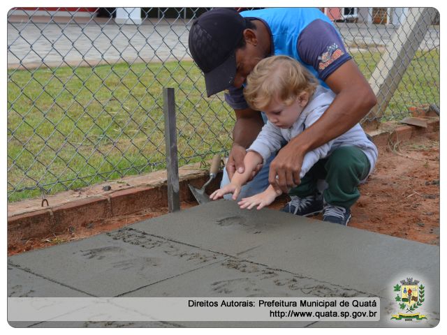 Notícia ?Calçada do Futuro?: crianças deixam marcas para a História