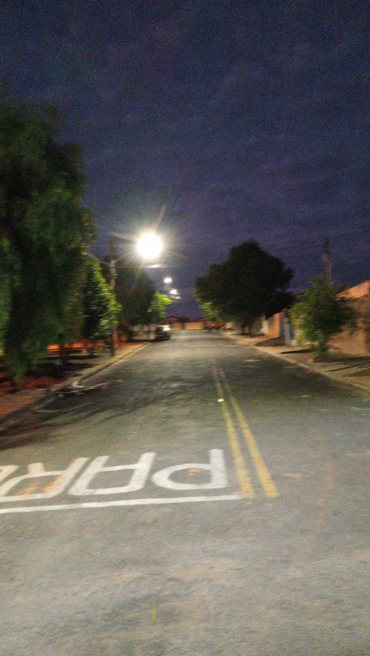Foto 2: Brilho - LED: Ruas de Quatá recebem LUZ DE LED