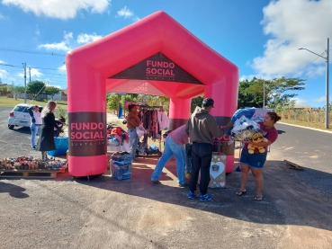 Foto 19:  Varal Solidário: roupas limpas e perfumadas para população