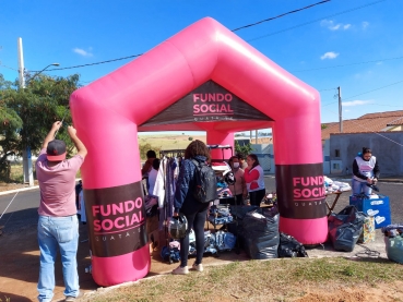 Foto 9:  Varal Solidário: roupas limpas e perfumadas para população