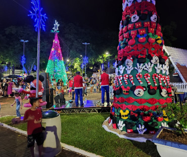 Foto 95: Prefeitura de Quatá inaugura a Praça de Natal 2024!