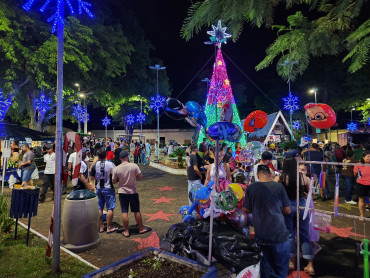 Foto 103: Prefeitura de Quatá inaugura a Praça de Natal 2024!