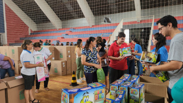 Foto 14: Entrega de Brinquedos