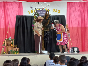 Foto 138: Peça de Teatro leva informações do combate à Dengue para alunos de Quatá