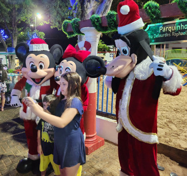 Foto 88: Prefeitura de Quatá inaugura a Praça de Natal 2024!