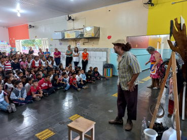 Foto 160: Peça de Teatro leva informações do combate à Dengue para alunos de Quatá