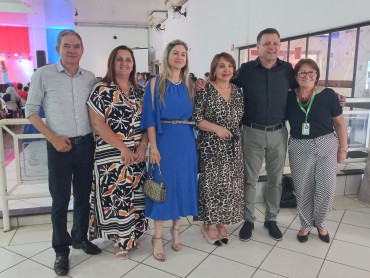 Foto 18: Quatá sedia Cerimônia de Encerramento e entrega da premiação da Olimpíada CIVAP de Língua Portuguesa e Matemática