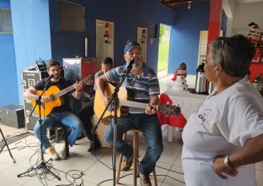 Foto 33: Encerramento das atividades do Cras e confraternização de Natal com os Grupos de Convivência