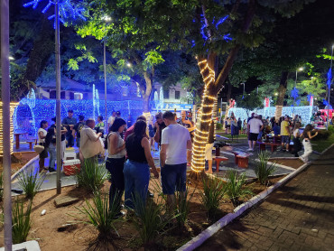 Foto 97: Prefeitura de Quatá inaugura a Praça de Natal 2024!