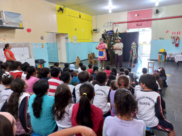 Foto 164: Peça de Teatro leva informações do combate à Dengue para alunos de Quatá