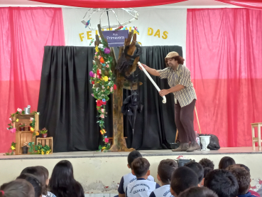 Foto 133: Peça de Teatro leva informações do combate à Dengue para alunos de Quatá