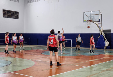 Foto 63: Basquete Adulto Master Feminino de Quatá