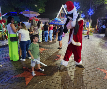 Foto 60: Prefeitura de Quatá inaugura a Praça de Natal 2024!