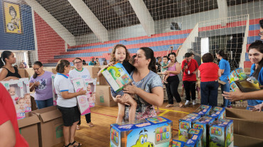 Foto 17: Entrega de Brinquedos