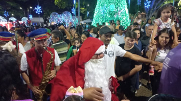 Foto 79: Prefeitura de Quatá inaugura a Praça de Natal 2024!