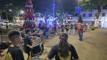 Foto 1: APRESENTAÇÃO DE NATAL - BANDA MUNICIPAL