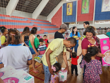 Foto 40: Entrega de Brinquedos