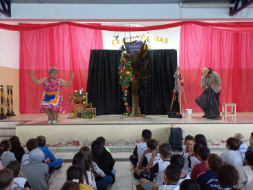 Foto 130: Peça de Teatro leva informações do combate à Dengue para alunos de Quatá
