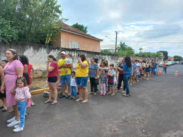 Foto 28: Entrega de Brinquedos