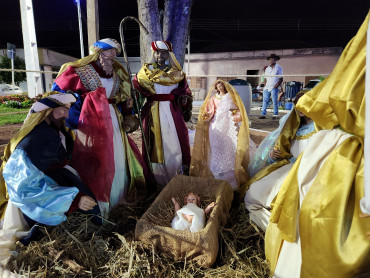 Foto 16: Prefeitura de Quatá inaugura a Praça de Natal 2024!