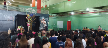 Foto 74: Peça de Teatro leva informações do combate à Dengue para alunos de Quatá