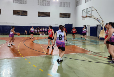 Foto 32: Basquete Adulto Master Feminino de Quatá