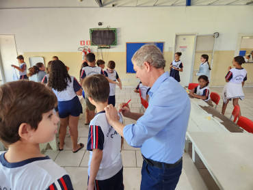 Foto 45: CHURRASCO NAS ESCOLAS