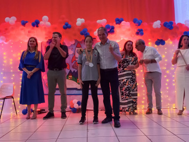 Foto 114: Quatá sedia Cerimônia de Encerramento e entrega da premiação da Olimpíada CIVAP de Língua Portuguesa e Matemática