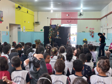 Foto 151: Peça de Teatro leva informações do combate à Dengue para alunos de Quatá