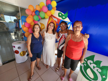 Foto 14: CRAS realiza tarde festiva de Carnaval para grupos de convivência