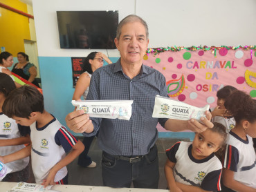 Foto 12: Alunos da Rede Municipal recebem kit de higiene bucal