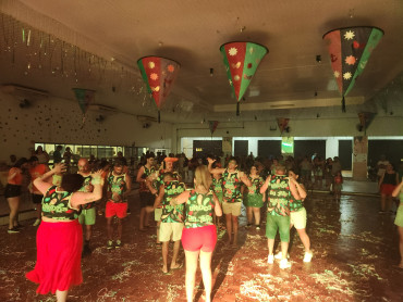 Foto 31: Carnaval 2025 em Quatá promoveu 5 dias de folia com marchinhas, pagode, axé e matinê