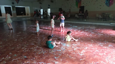 Foto 100: Carnaval 2025 em Quatá promoveu 5 dias de folia com marchinhas, pagode, axé e matinê