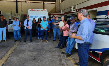 Foto 9: Prefeito Márcio Bidóia visita os departamentos municipais