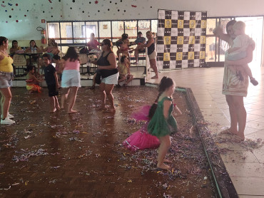 Foto 53: Carnaval 2025 em Quatá promoveu 5 dias de folia com marchinhas, pagode, axé e matinê