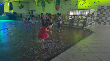 Foto 57: Carnaval 2025 em Quatá promoveu 5 dias de folia com marchinhas, pagode, axé e matinê