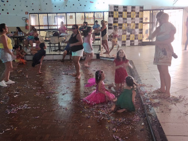 Foto 60: Carnaval 2025 em Quatá promoveu 5 dias de folia com marchinhas, pagode, axé e matinê