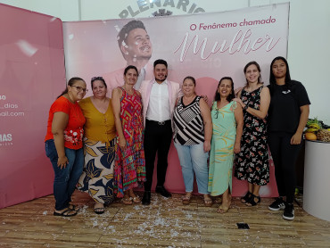 Foto 47: Show de mágica marca evento em especial ao Dia da Mulher