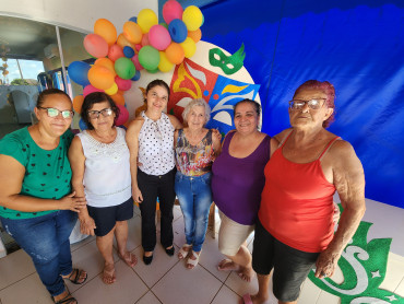 Foto 20: CRAS realiza tarde festiva de Carnaval para grupos de convivência