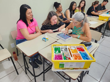 Foto 20: Secretaria de Educação de Quatá forma Professores para ministrar aulas de robótica