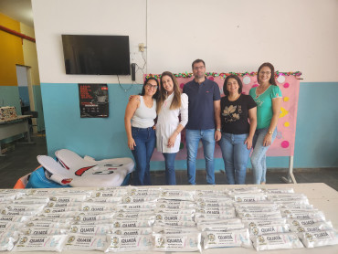 Foto 9: Alunos da Rede Municipal recebem kit de higiene bucal