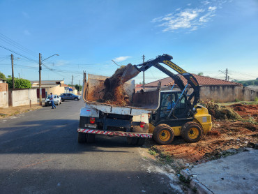 Foto 29: Prefeitura de Quatá trava uma luta contra o mosquito Aedes Aegypti e o Escorpião: Várias ações estão sendo realizadas para acabar com a Dengue e conscientizar a população