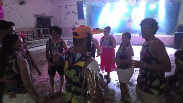 Foto 38: Carnaval 2025 em Quatá promoveu 5 dias de folia com marchinhas, pagode, axé e matinê