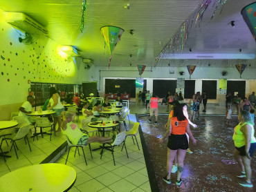 Foto 22: Carnaval 2025 em Quatá promoveu 5 dias de folia com marchinhas, pagode, axé e matinê