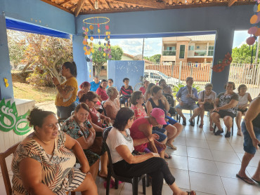 Foto 7: CRAS realiza tarde festiva de Carnaval para grupos de convivência