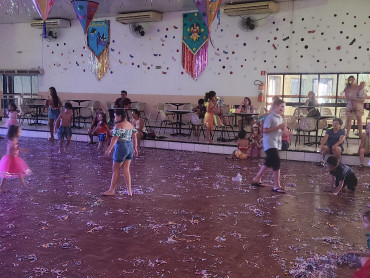 Foto 66: Carnaval 2025 em Quatá promoveu 5 dias de folia com marchinhas, pagode, axé e matinê