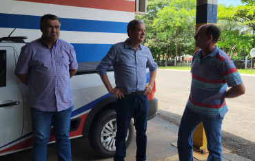 Foto 1: Prefeito Márcio Bidóia visita os departamentos municipais