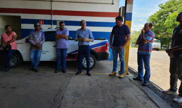 Foto 15: Prefeito Márcio Bidóia visita os departamentos municipais